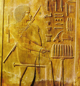 Esc, XXXVII, DIN III, Hesir jefe de escribas en su Mastaba, Epoca de Zoser,  1630-1611