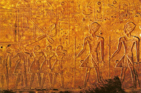 Esc, XV, XVIII, Hatshepsut, precediendo a Tutmosis III, relieve, 1473-1458