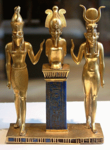 Arq, Esc IX, Faran Osorkn II -debajo Geroglfico- con Horus, Osiris e Isis, M Louvre, Pars, 874-850
